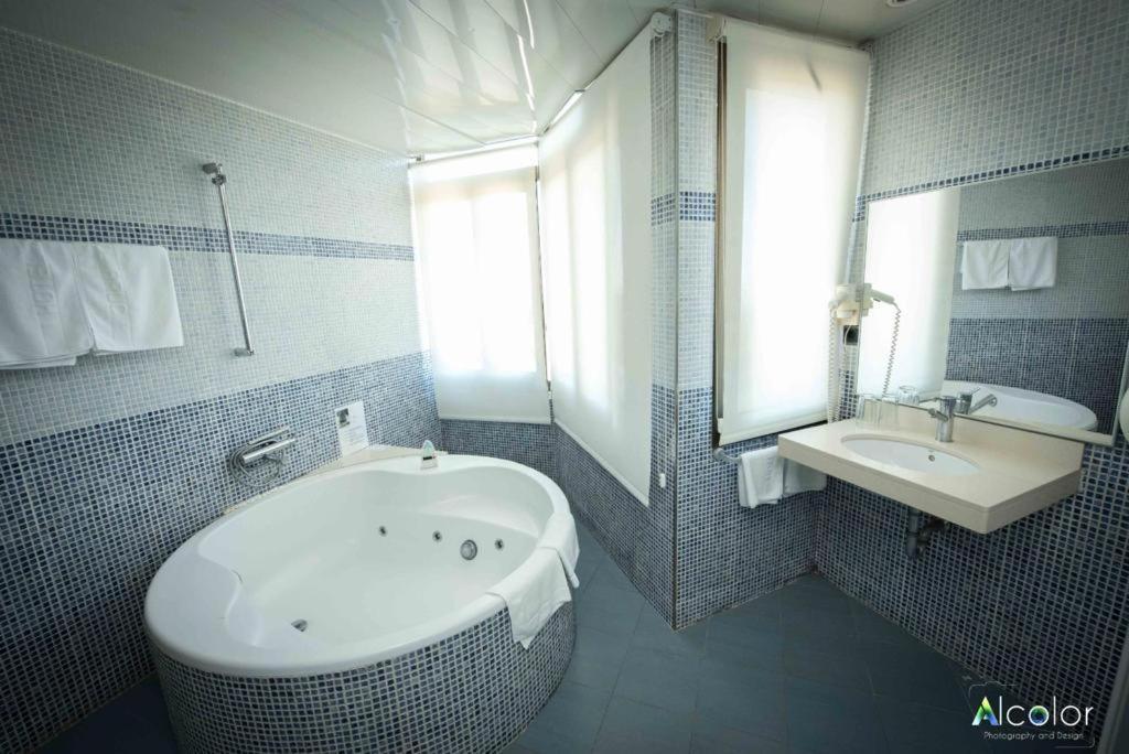Hotel Bruc Ngoại thất bức ảnh